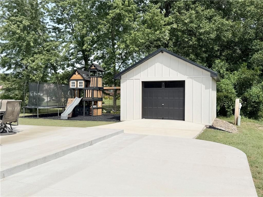 1107 Country Club Drive — photo 47