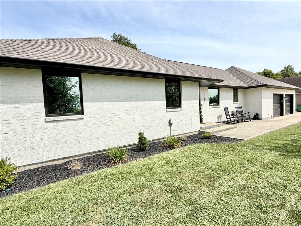 1107 Country Club Drive — photo 49