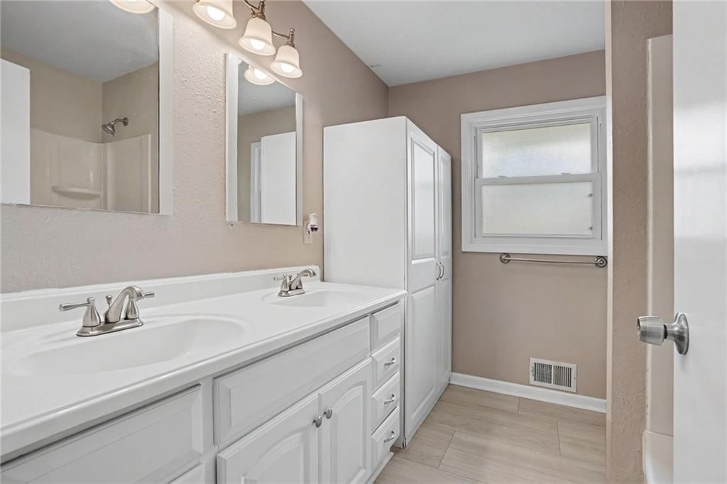 3608 N Euclid Avenue — photo 9