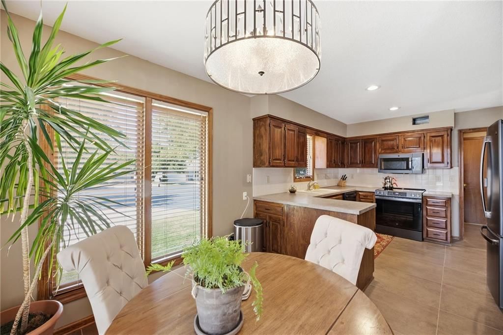 8592 Caenen Lake Court — photo 12
