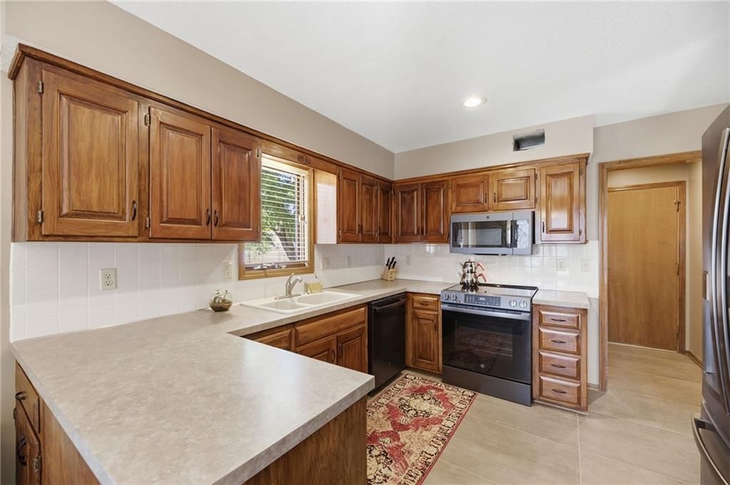 8592 Caenen Lake Court — photo 13