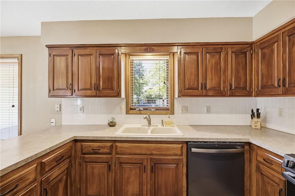 8592 Caenen Lake Court — photo 14