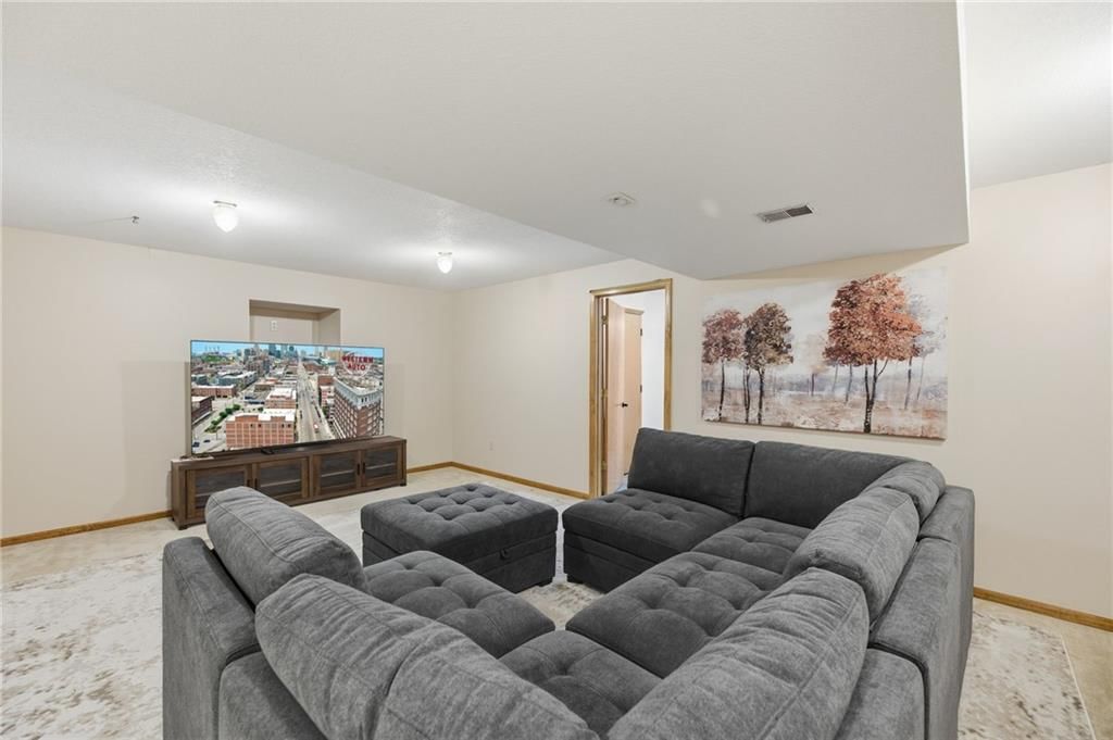 8592 Caenen Lake Court — photo 26