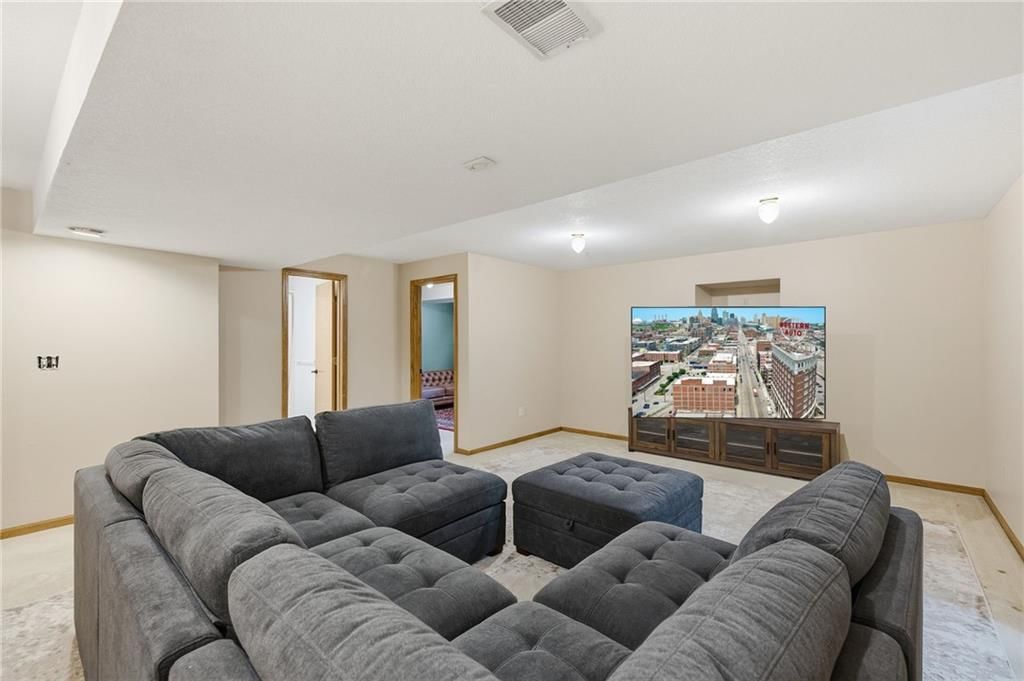 8592 Caenen Lake Court — photo 27