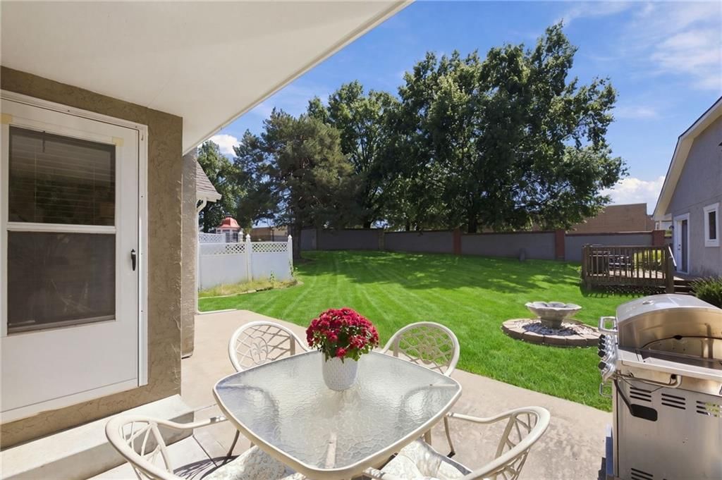 8592 Caenen Lake Court — photo 37