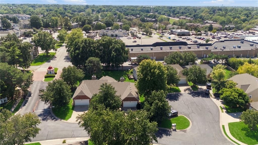 8592 Caenen Lake Court — photo 40
