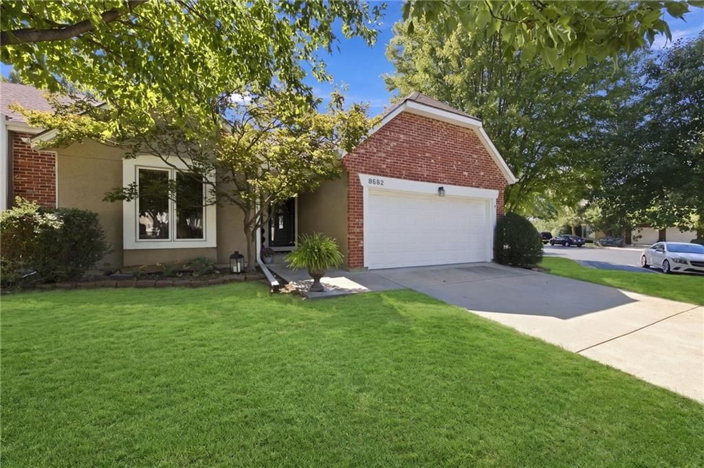8592 Caenen Lake Court — photo 41