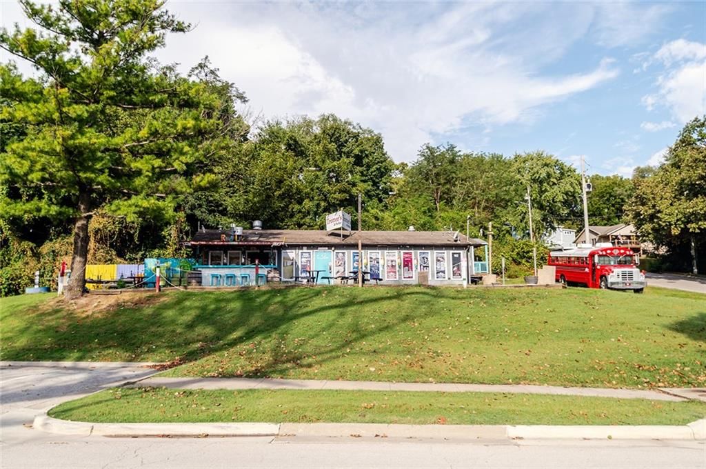 102 E Atchison Street — photo 3