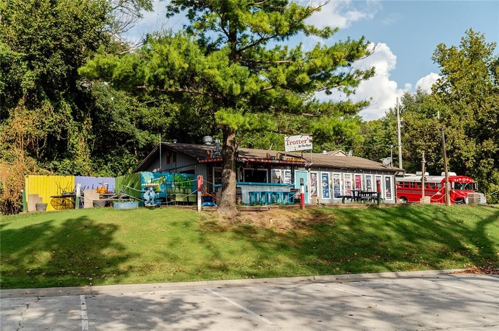 102 E Atchison Street — photo 10