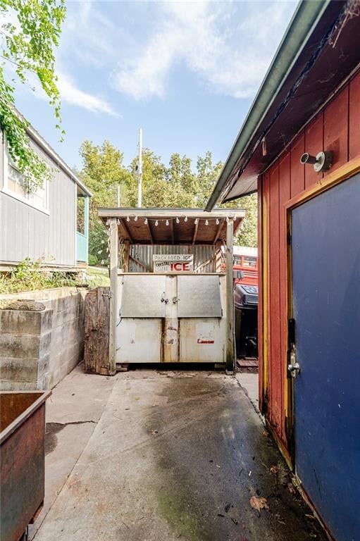102 E Atchison Street — photo 30