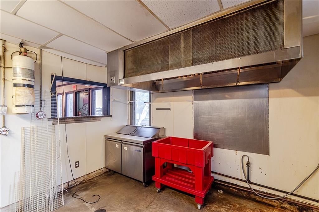 102 E Atchison Street — photo 60