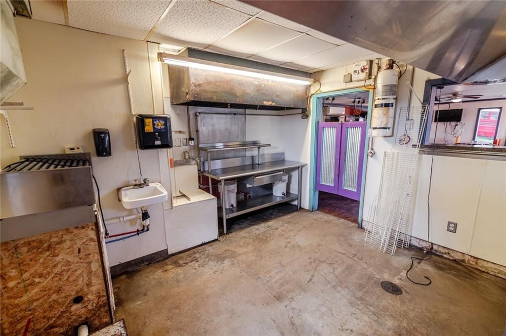 102 E Atchison Street — photo 63