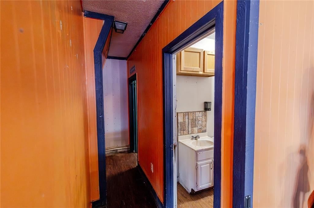 102 E Atchison Street — photo 68