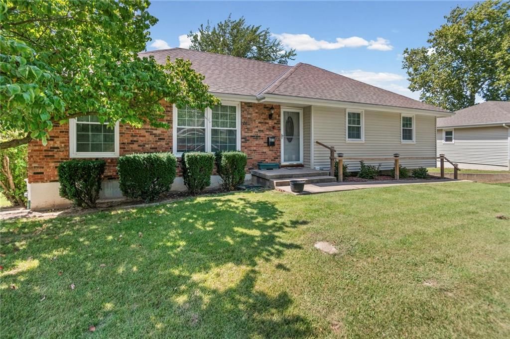 6610 N Montgall Avenue — photo 2