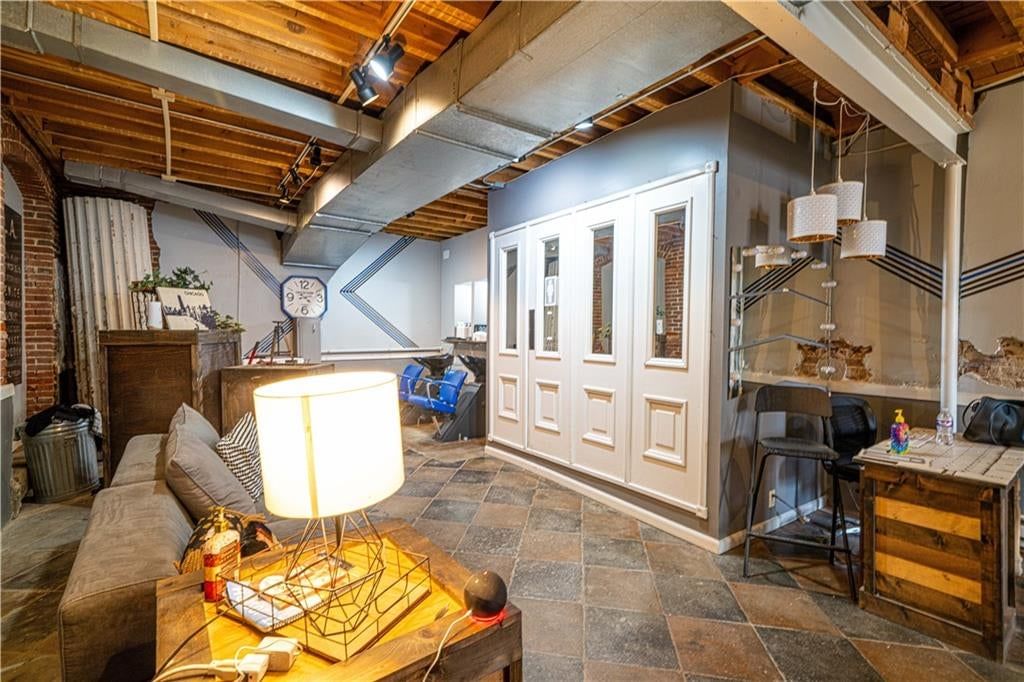 402 Felix Street — photo 29