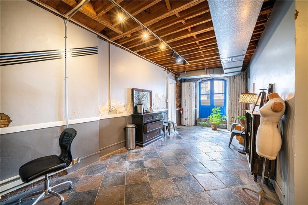 402 Felix Street — photo 31