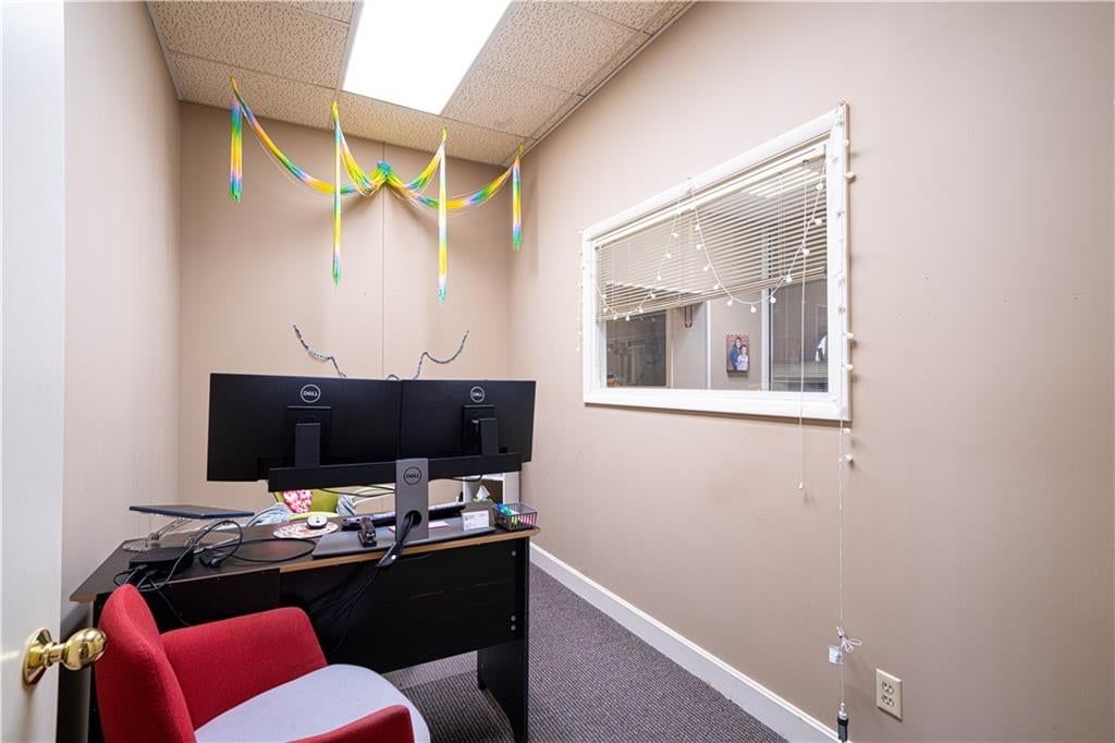 402 Felix Street — photo 35