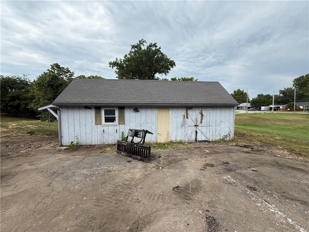 403 Monterey Street — photo 31