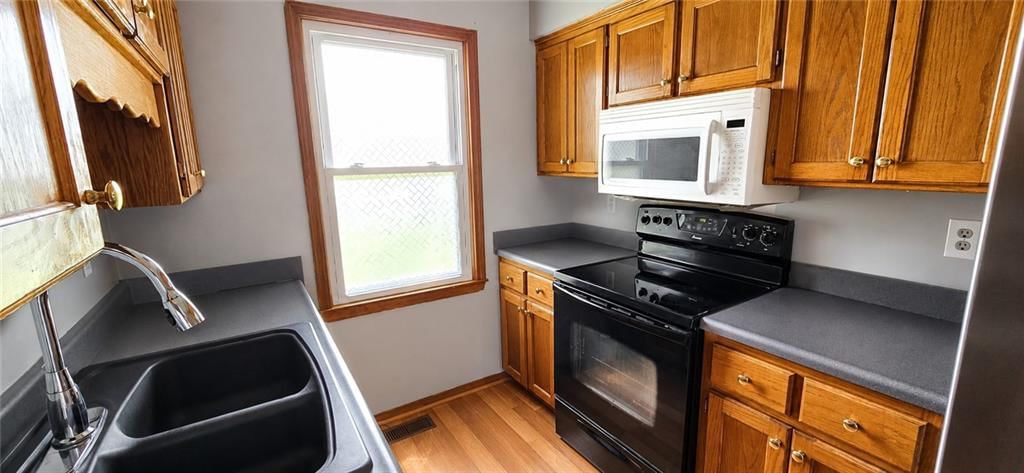 823 S Sycamore Street — photo 16
