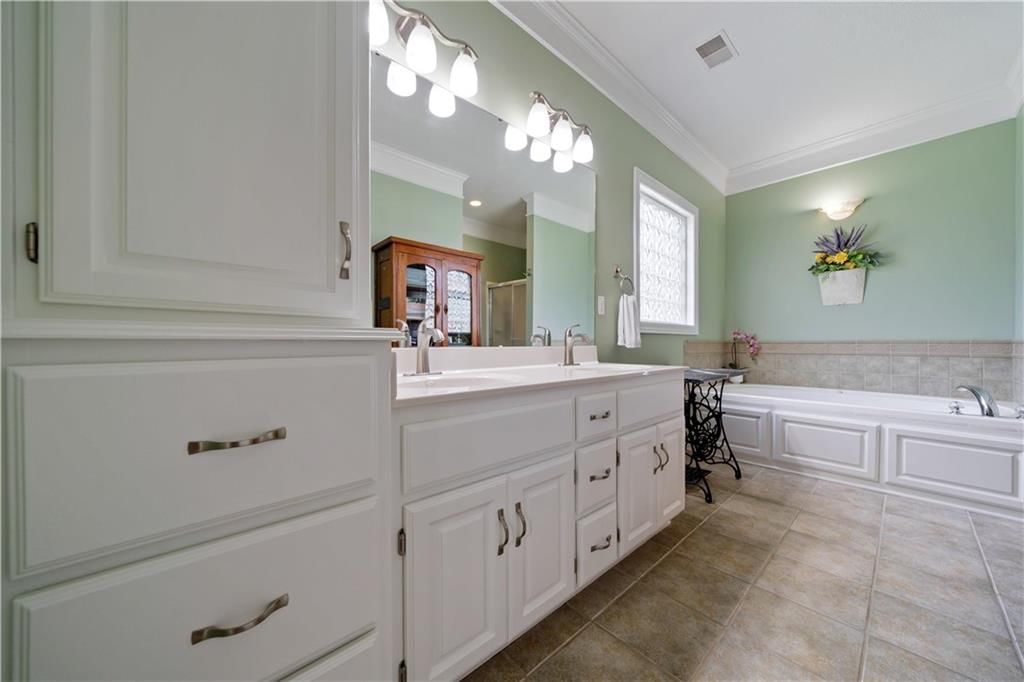 2709 NE Sonora Valley Drive — photo 9