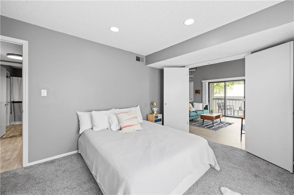 8824 W 106th Terrace — photo 15