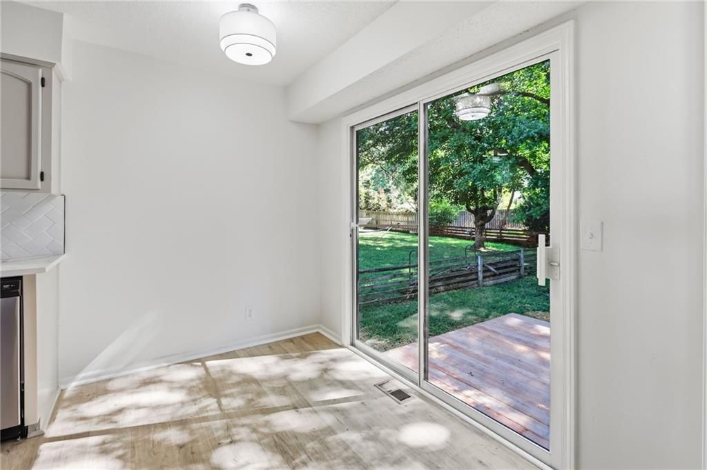 10223 Rosehill Road — photo 19