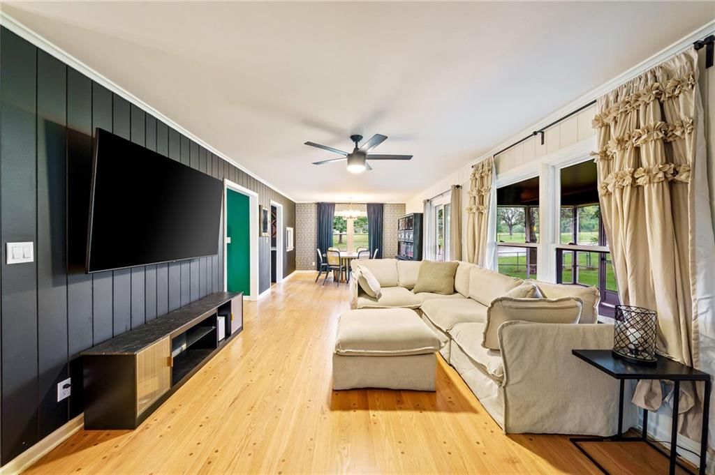 629 E 106th Street, Kansas City, MO: listing photo 2