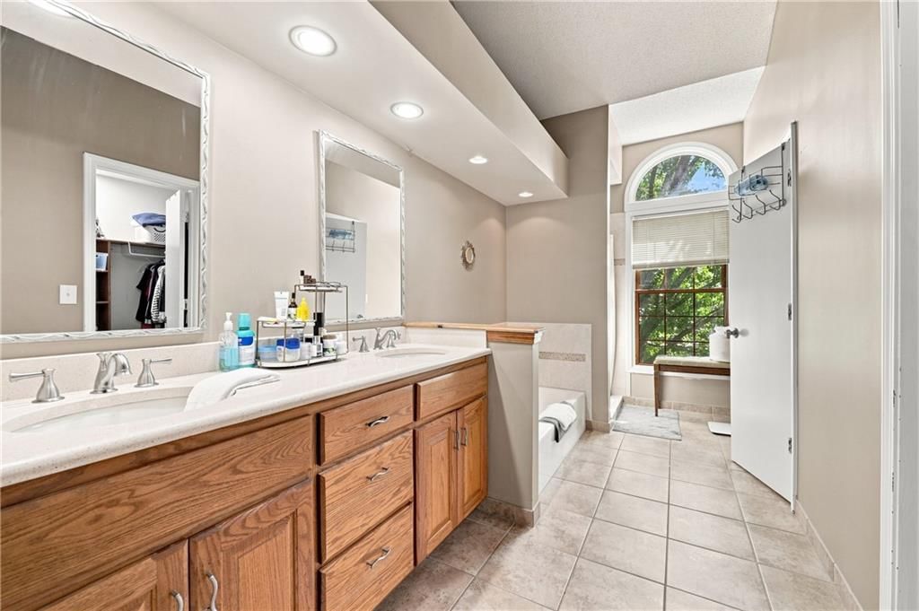 14508 W 69th Terrace — photo 11
