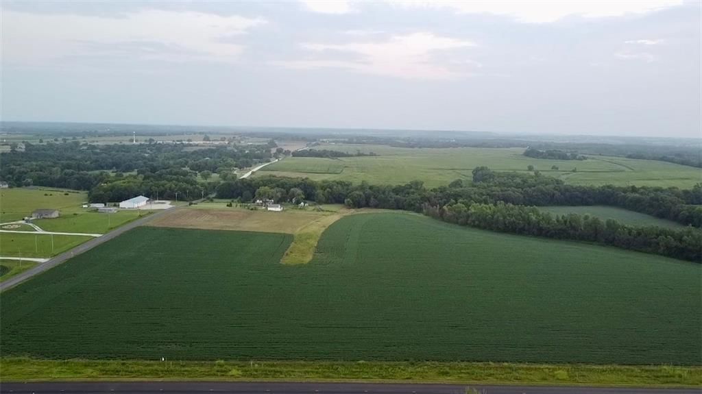 Photo 4 of 10 - 00000 238th Street, Linwood, KS 66217
