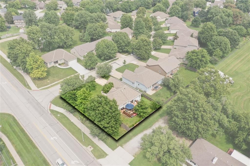 18299 W 155th Terrace — photo 37