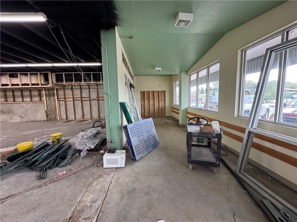 3225 N Belt Highway — photo 7