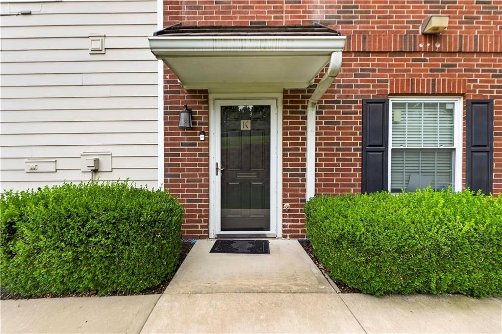 11610 Tomahawk Creek Parkway, Leawood, KS: listing photo 2