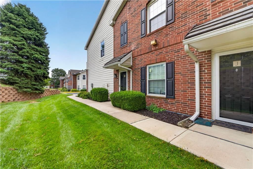 11610 Tomahawk Creek Parkway, Leawood, KS: listing photo 3
