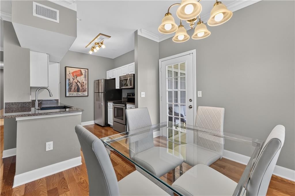 Photo 7 of 28, 11610 Tomahawk Creek Parkway #K, Leawood, KS 66211
