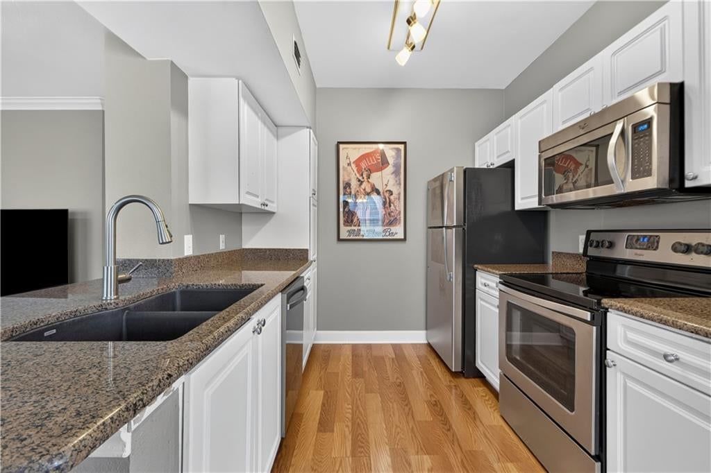 Photo 9 of 28, 11610 Tomahawk Creek Parkway #K, Leawood, KS 66211