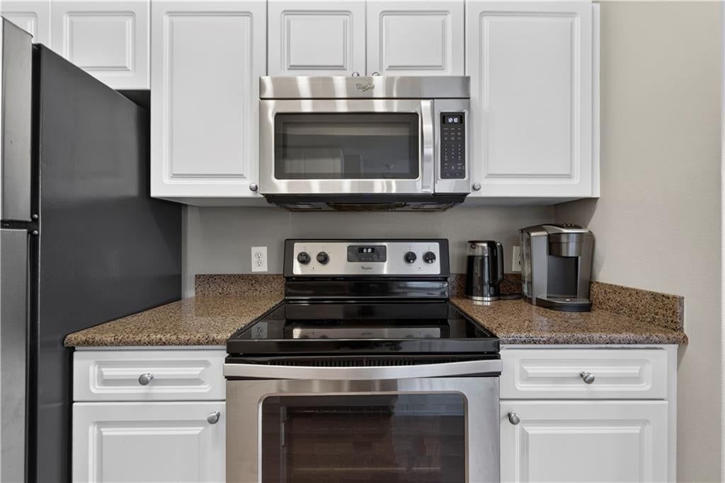 Photo 10 of 28 - 11610 Tomahawk Creek Parkway #K, Leawood, KS 66211