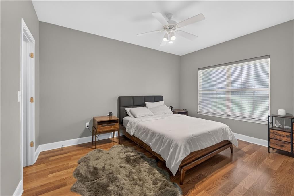 Photo 12 of 28 - 11610 Tomahawk Creek Parkway #K, Leawood, KS 66211
