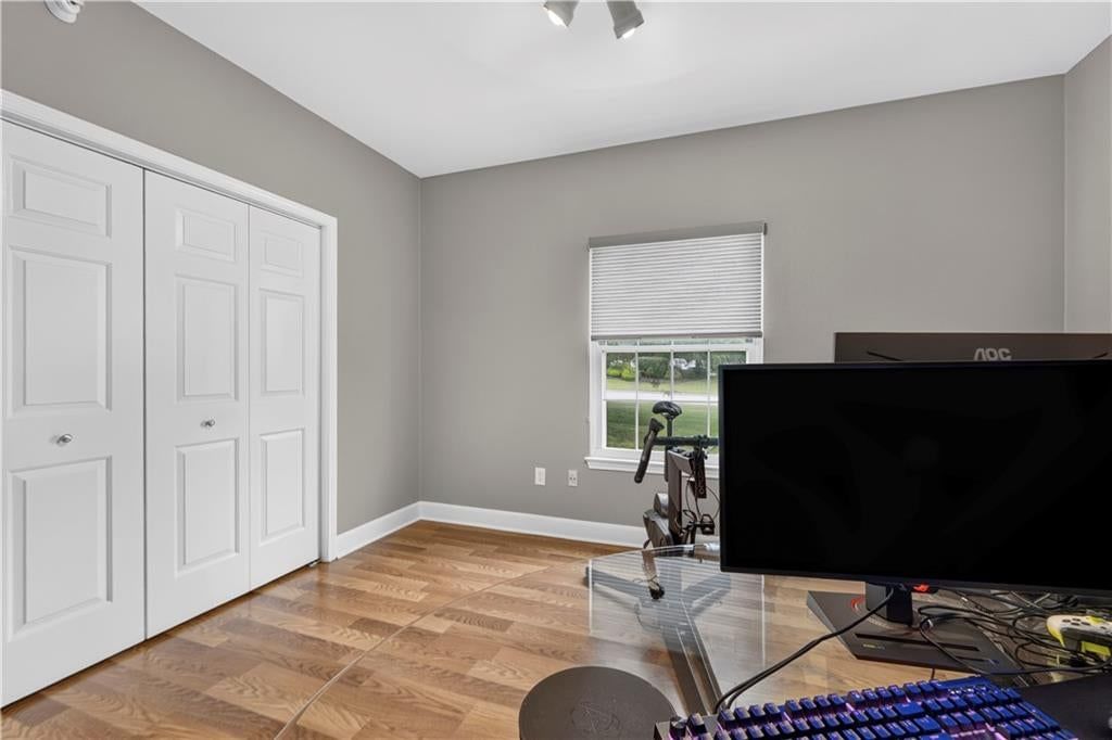 Photo 18 of 28 - 11610 Tomahawk Creek Parkway #K, Leawood, KS 66211