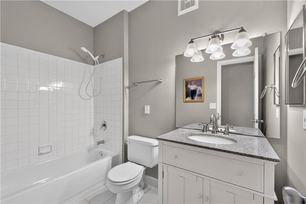 Photo 19 of 28, 11610 Tomahawk Creek Parkway #K, Leawood, KS 66211