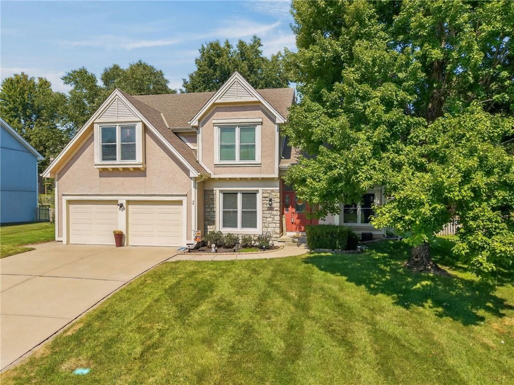 1312 Hillary Drive, Liberty, MO: listing photo 3