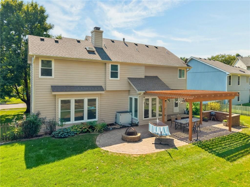Photo 5 of 50 - 1312 Hillary Drive, Liberty, MO 64068