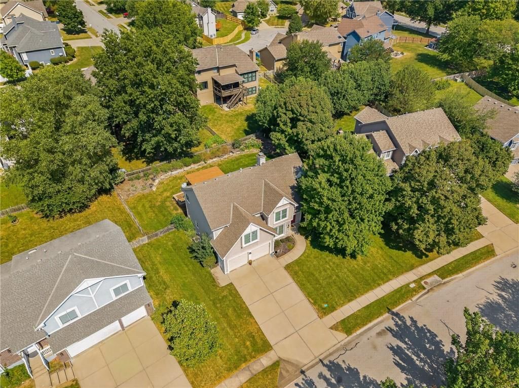 Photo 10 of 50 - 1312 Hillary Drive, Liberty, MO 64068
