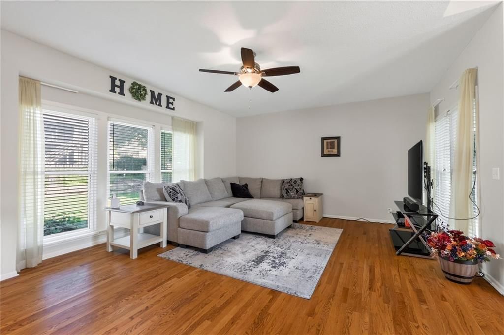 Photo 20 of 50 - 1312 Hillary Drive, Liberty, MO 64068