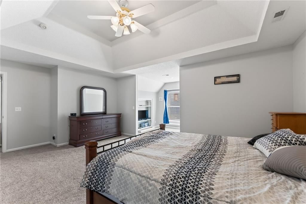 Photo 33 of 50 - 1312 Hillary Drive, Liberty, MO 64068