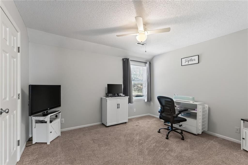 Photo 41 of 50 - 1312 Hillary Drive, Liberty, MO 64068