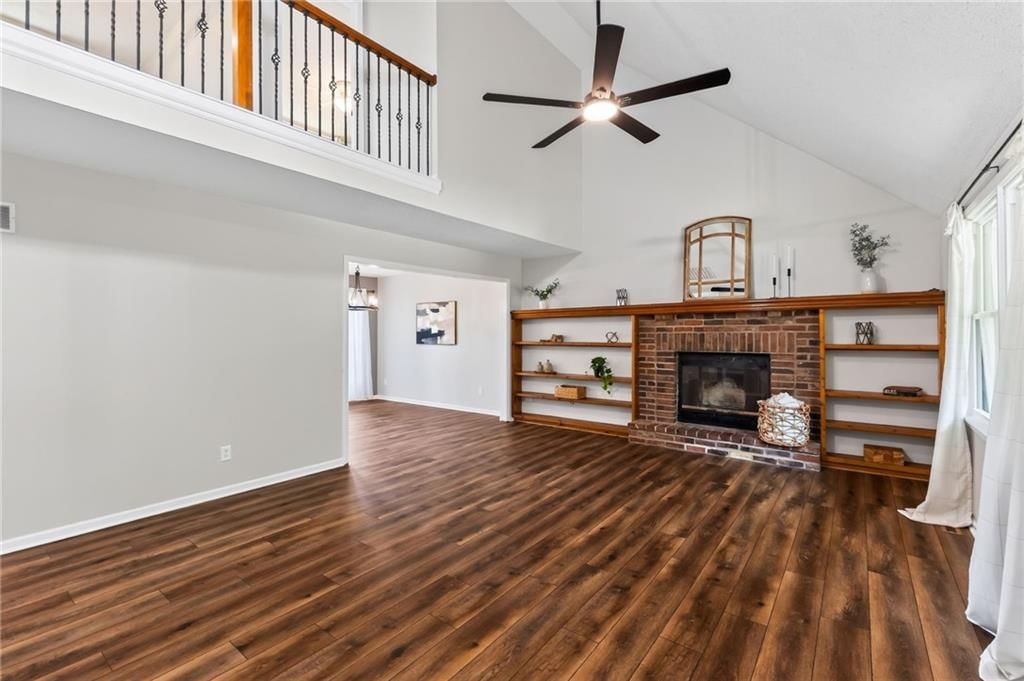1109 NW Forest Drive — photo 3