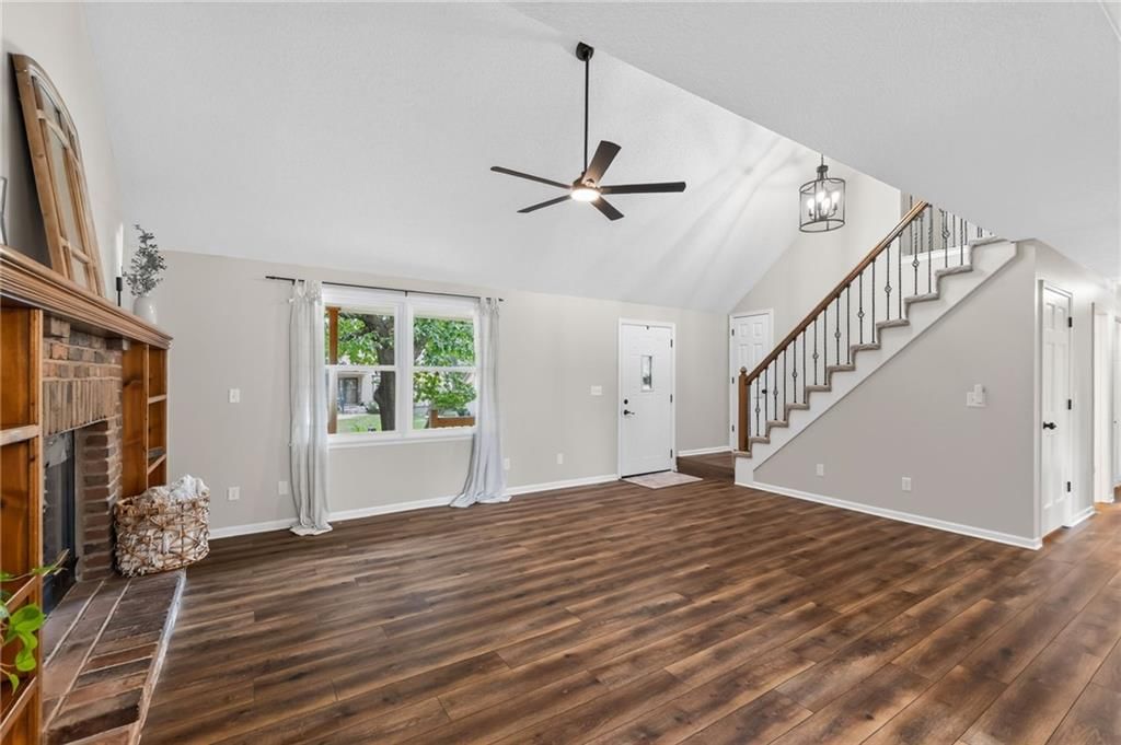 1109 NW Forest Drive — photo 4
