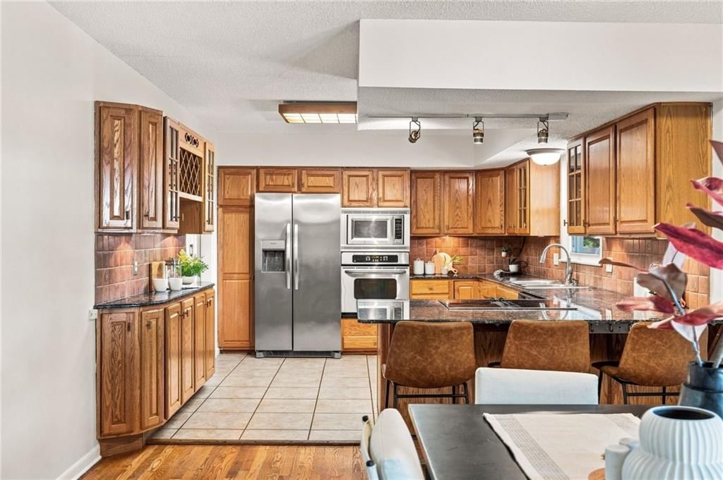 912 W 98th Street — photo 19