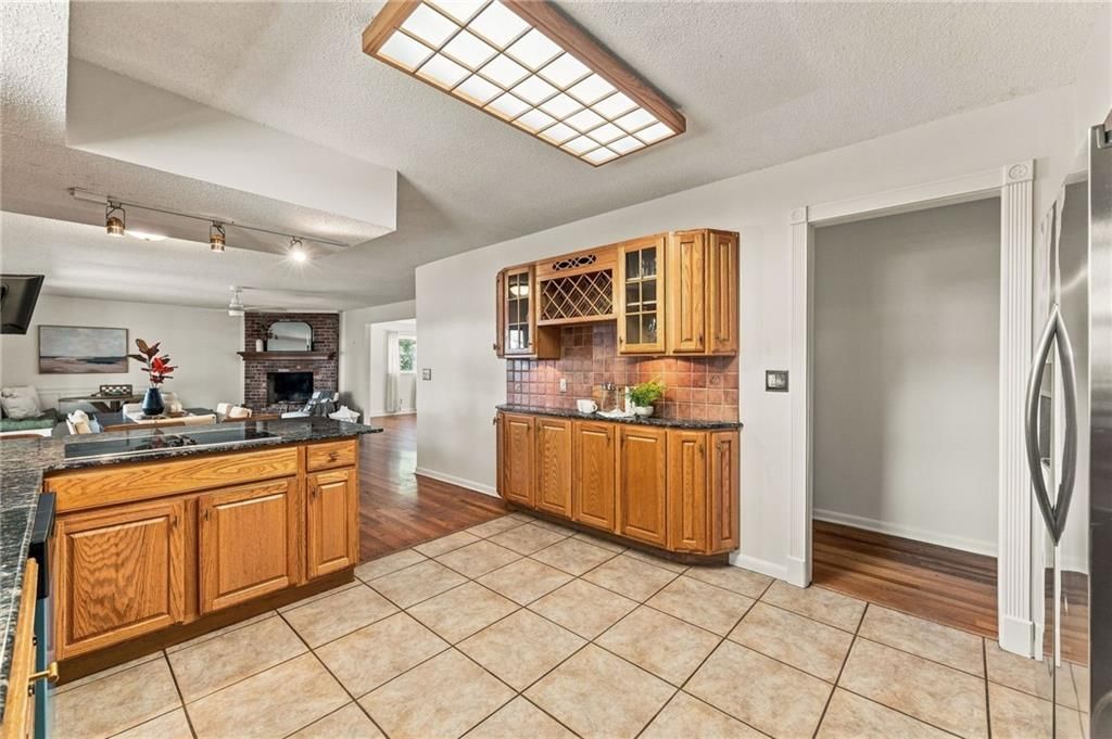 912 W 98th Street — photo 27