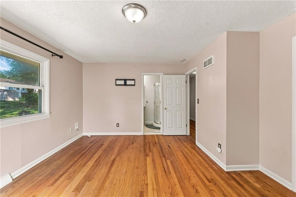 912 W 98th Street — photo 34